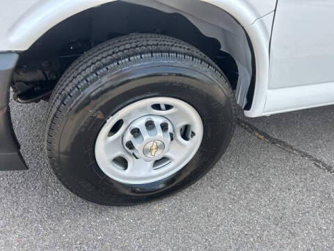 2025 Chevrolet Express 2500