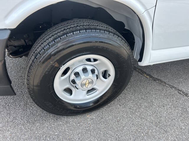 2025 Chevrolet Express 2500