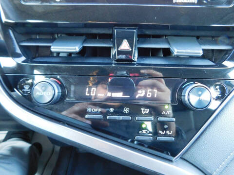 2022 Toyota Camry Hybrid LE