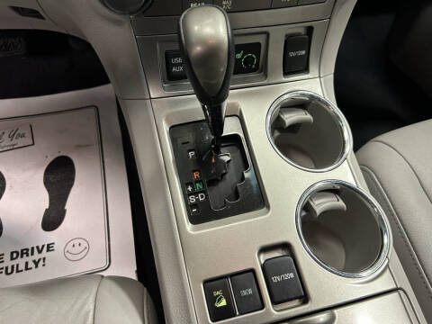 2011 Toyota Highlander SE