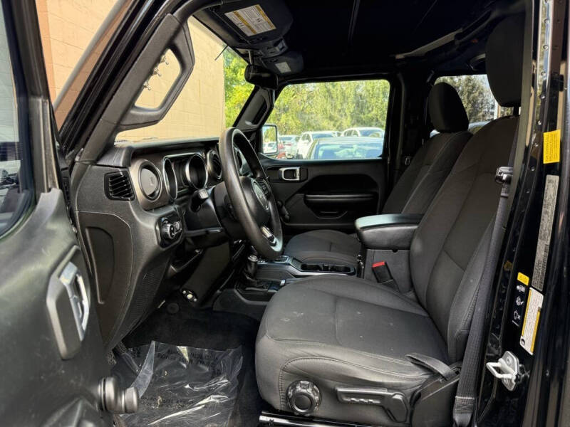 2020 Jeep Gladiator Sport