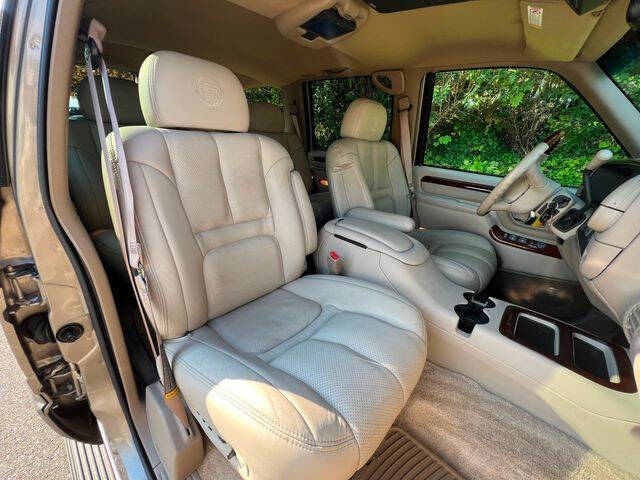 2000 Cadillac Escalade