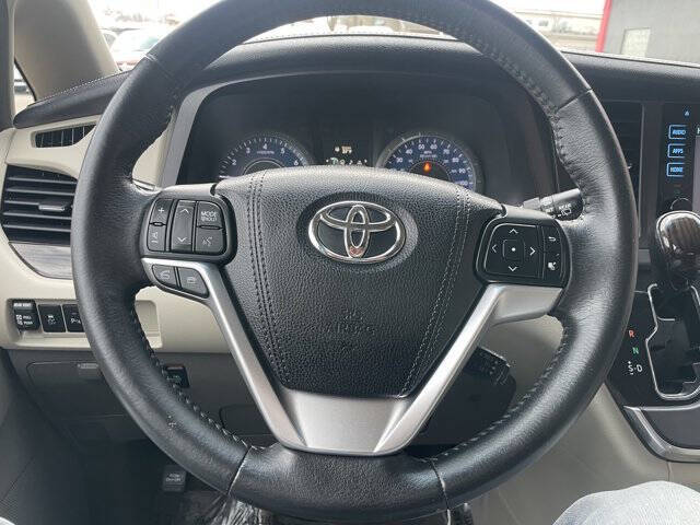 2016 Toyota Sienna