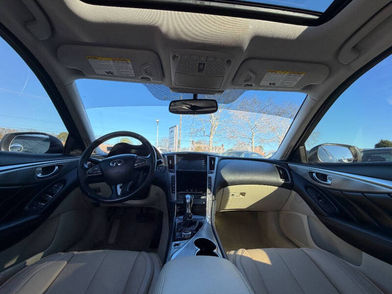 2015 Infiniti Q50 Premium