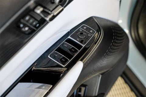 2024 Cadillac LYRIQ Luxury 1