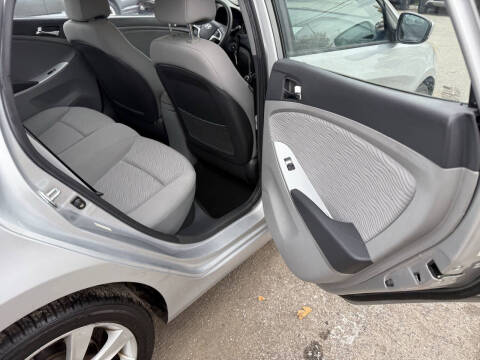 2012 Hyundai Accent GLS