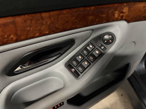 2001 BMW 7 Series 740i