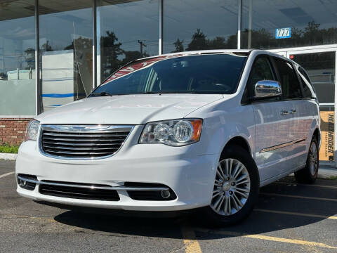 2016 Chrysler Town and Country for sale at MAGIC AUTO SALES in Little Ferry NJ