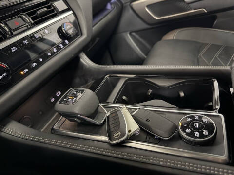 2023 Nissan Pathfinder Platinum