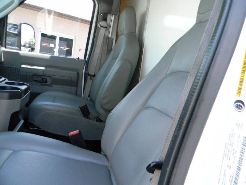 2024 Ford E-350