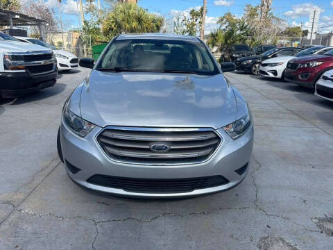 2017 Ford Taurus SE