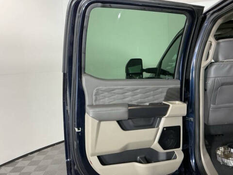 2025 Ford F-450 Super Duty Platinum