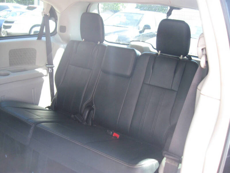 2016 Chrysler Town and Country Touring