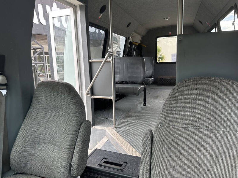 2007 Ford E-Series E-450 SD