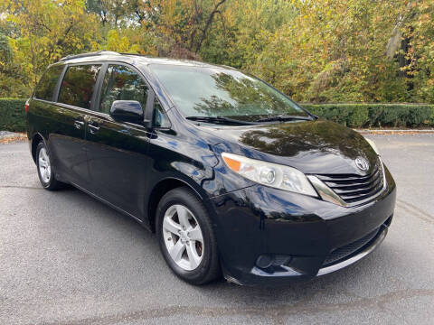 2015 Toyota Sienna LE 8-Passenger