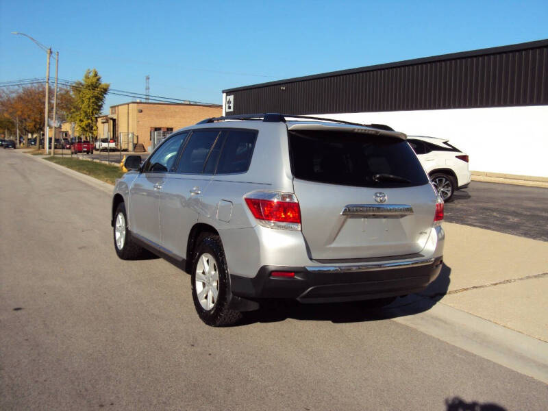 2013 Toyota Highlander Base photo 17