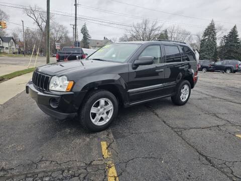 2005 Jeep Grand Cherokee for sale at DALE'S AUTO INC in Mount Clemens MI