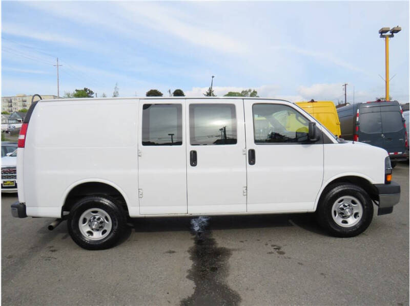 2017 Chevrolet Express 2500