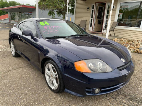 2004 Hyundai Tiburon for sale at G & G Auto Sales in Steubenville OH