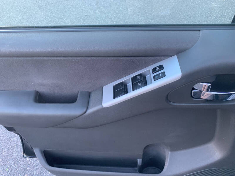 2012 Nissan Pathfinder SV