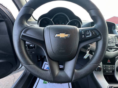 2013 Chevrolet Cruze LS Manual