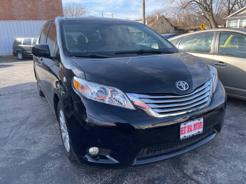 2011 Toyota Sienna for sale at Best Deal Motors in Saint Charles MO
