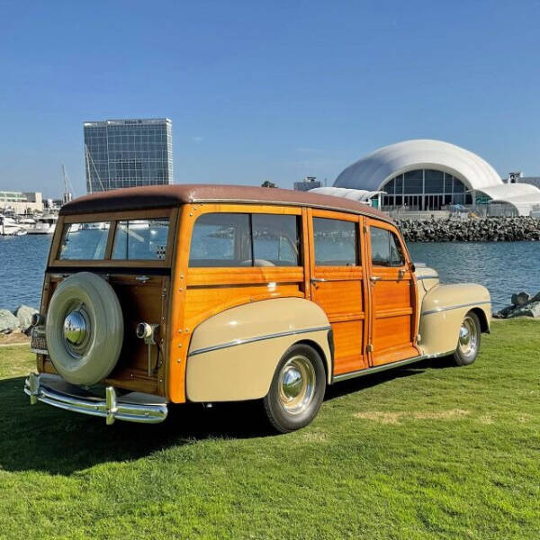 1948 Ford Super Deluxe