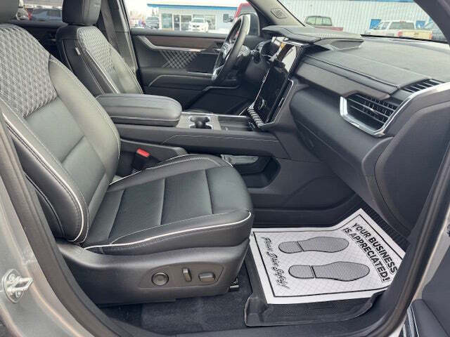 2024 GMC Acadia Denali