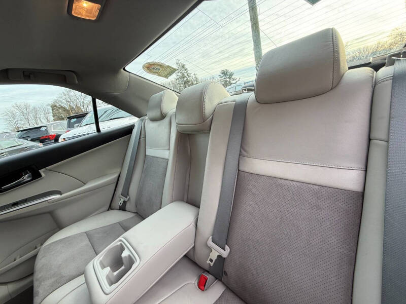 2012 Toyota Camry Hybrid XLE