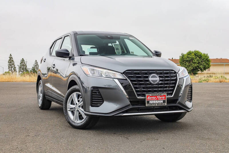 2025 Nissan KICKS PLAY Base's photo