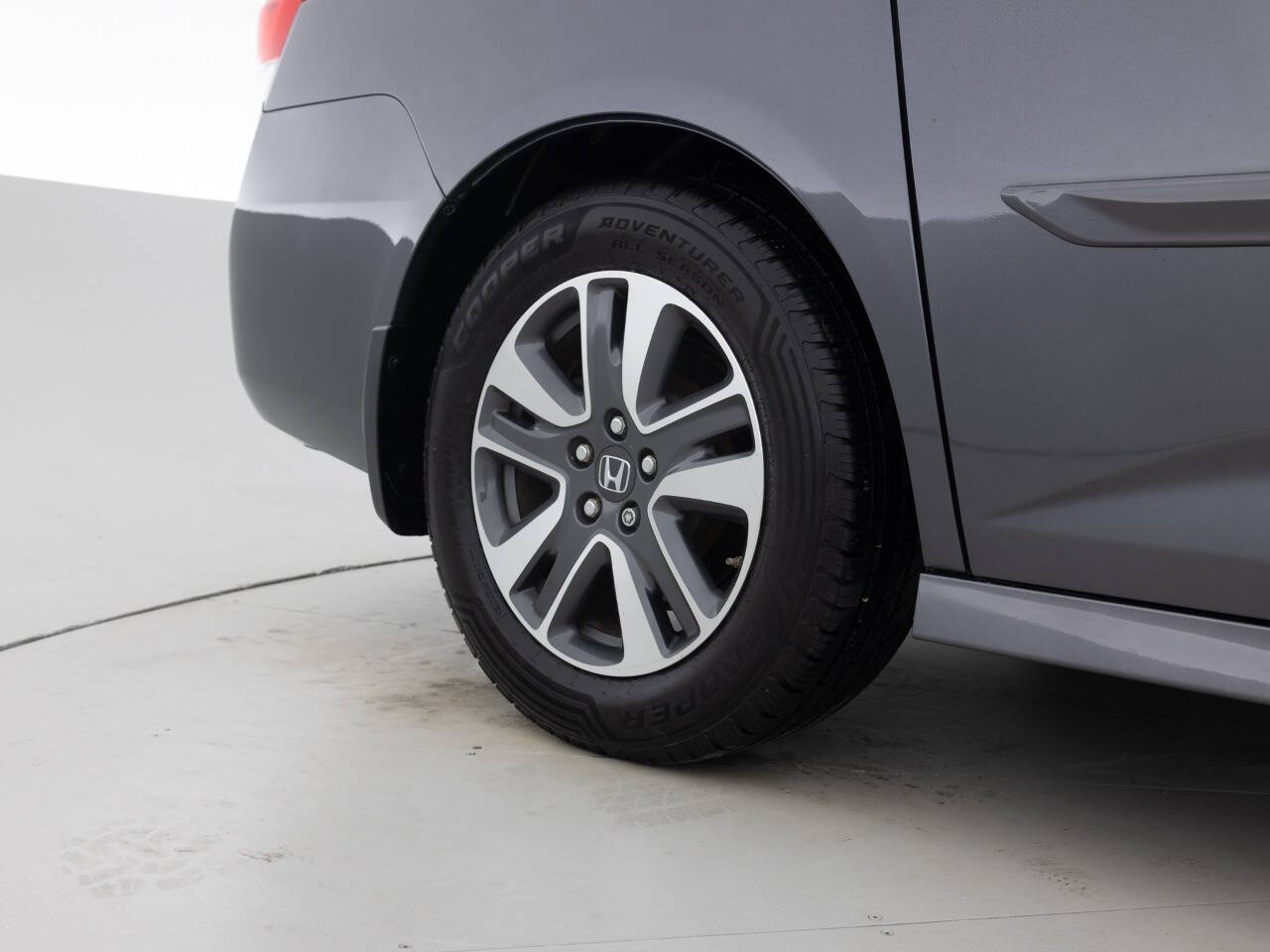 Used Car 2016 Honda Odyssey  Touring Elite 4dr Mini Van For Sale Under $12,000 In Coal City, Illinois