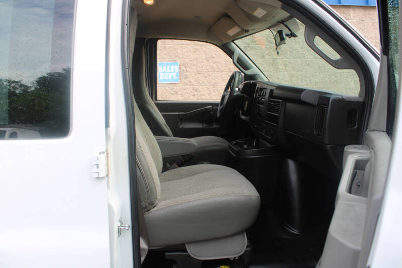 2020 GMC Savana 2500