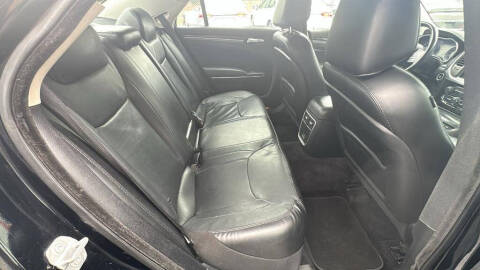 2017 Chrysler 300 Limited