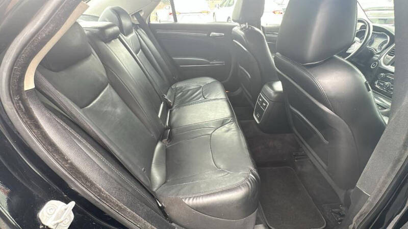 2017 Chrysler 300 Limited