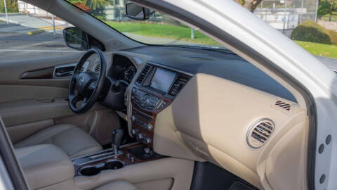 2020 Nissan Pathfinder Platinum