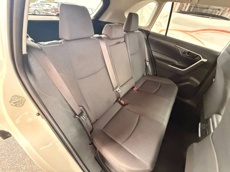 2022 Toyota RAV4 Hybrid LE