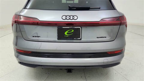 2022 Audi e-tron quattro Premium Plus