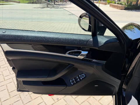 2016 Porsche Panamera Edition