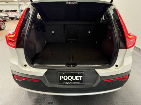 2024 Volvo XC40 B5 Plus Bright Theme