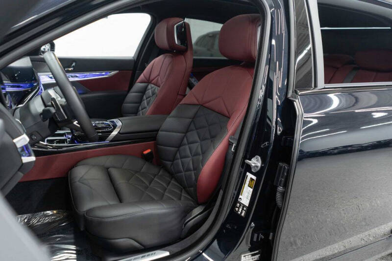 2025 BMW 7 Series 740i xDrive