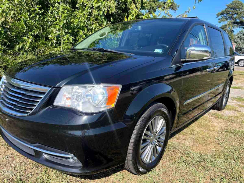 2014 Chrysler Town and Country Touring-L