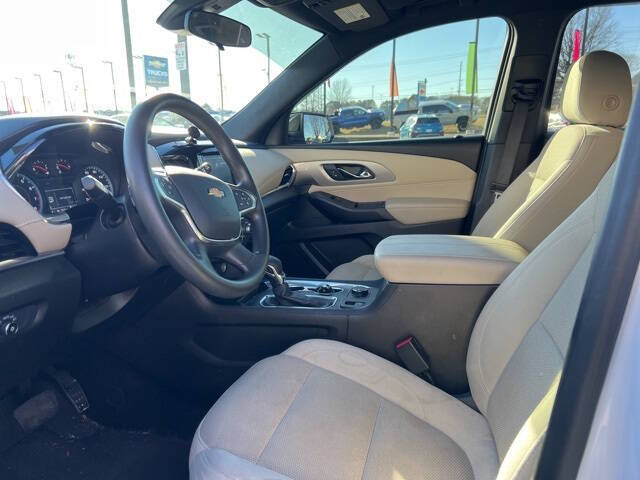 2022 Chevrolet Traverse LS