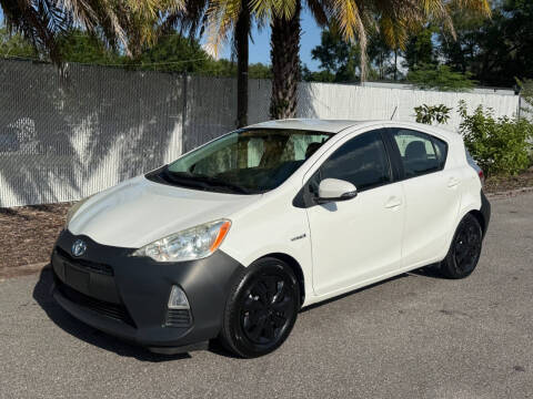 2013 Toyota Prius c Two