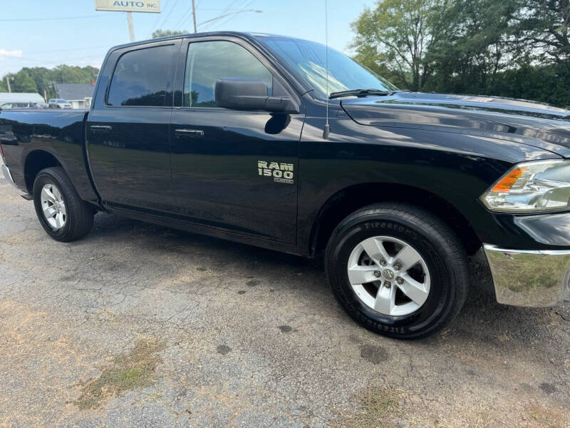 2021 RAM Ram 1500 Classic SLT photo 3