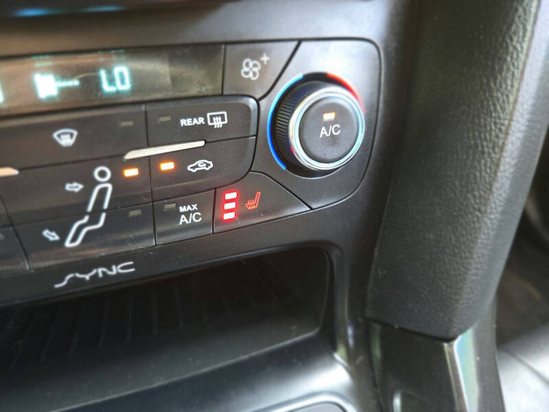 2017 Ford Focus Titanium