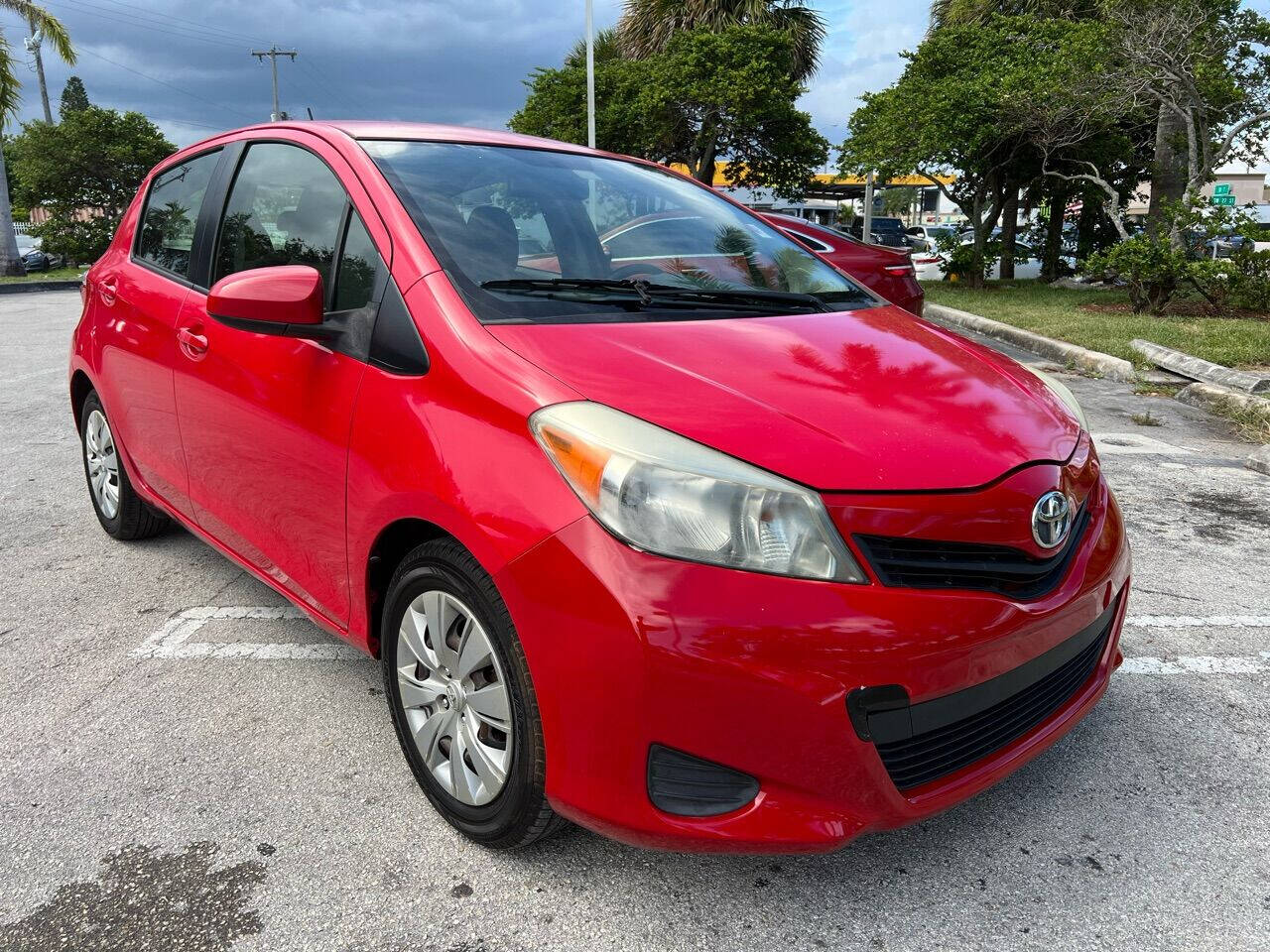2013 TOYOTA Yaris Hatchback - $9,900