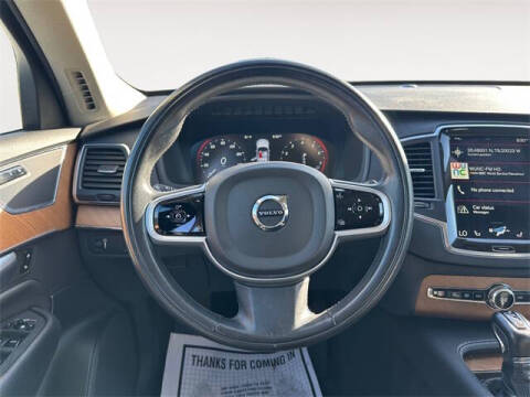 2021 Volvo XC90 T6 Momentum 7-Passenger