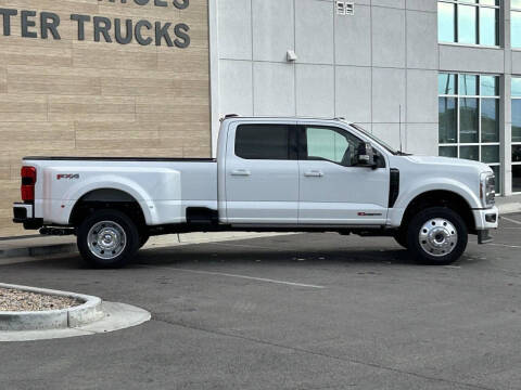 2025 Ford F-450 Super Duty Platinum