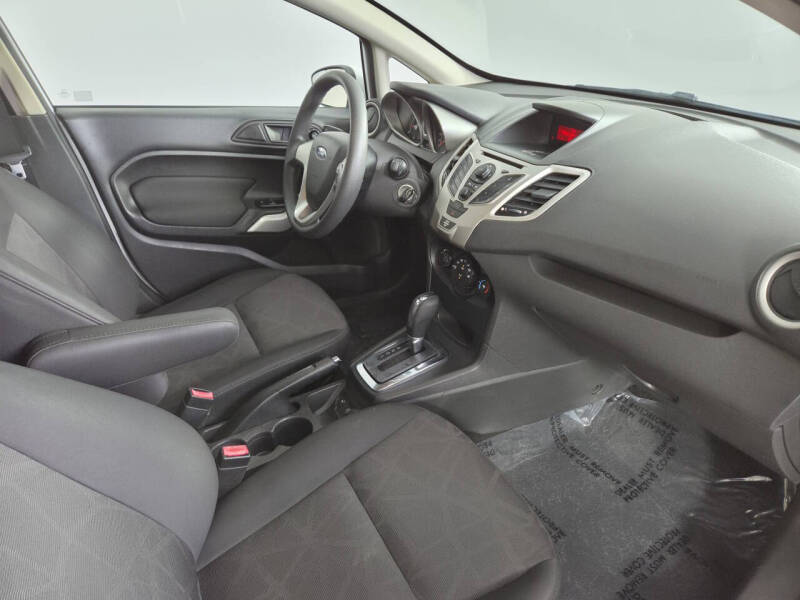 2012 Ford Fiesta SE