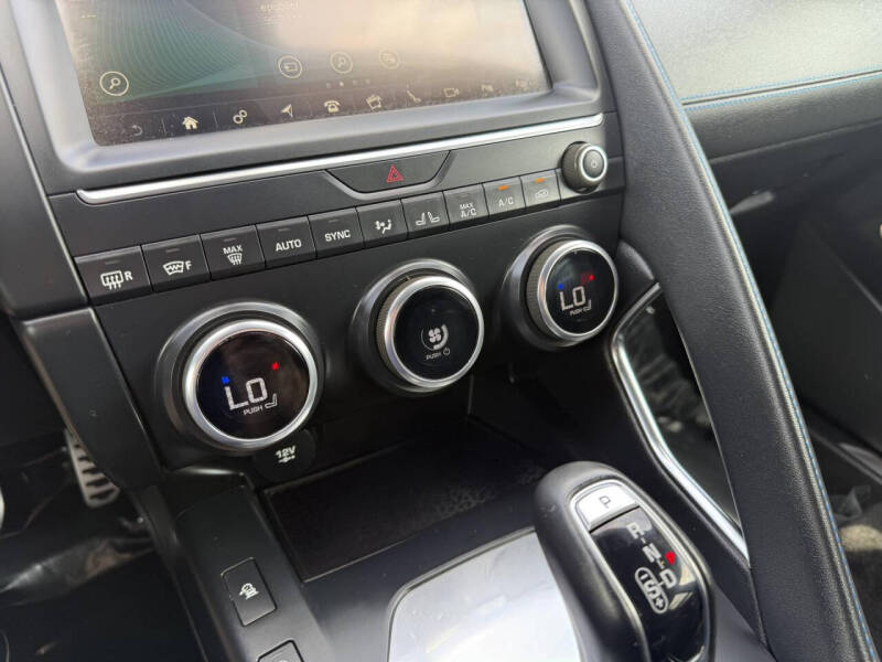 2019 Jaguar E-PACE P300 R-Dynamic SE